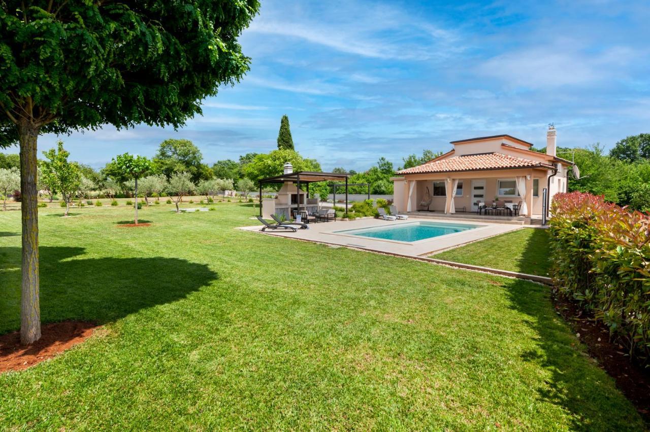 Villa Mila Ровінь Екстер'єр фото