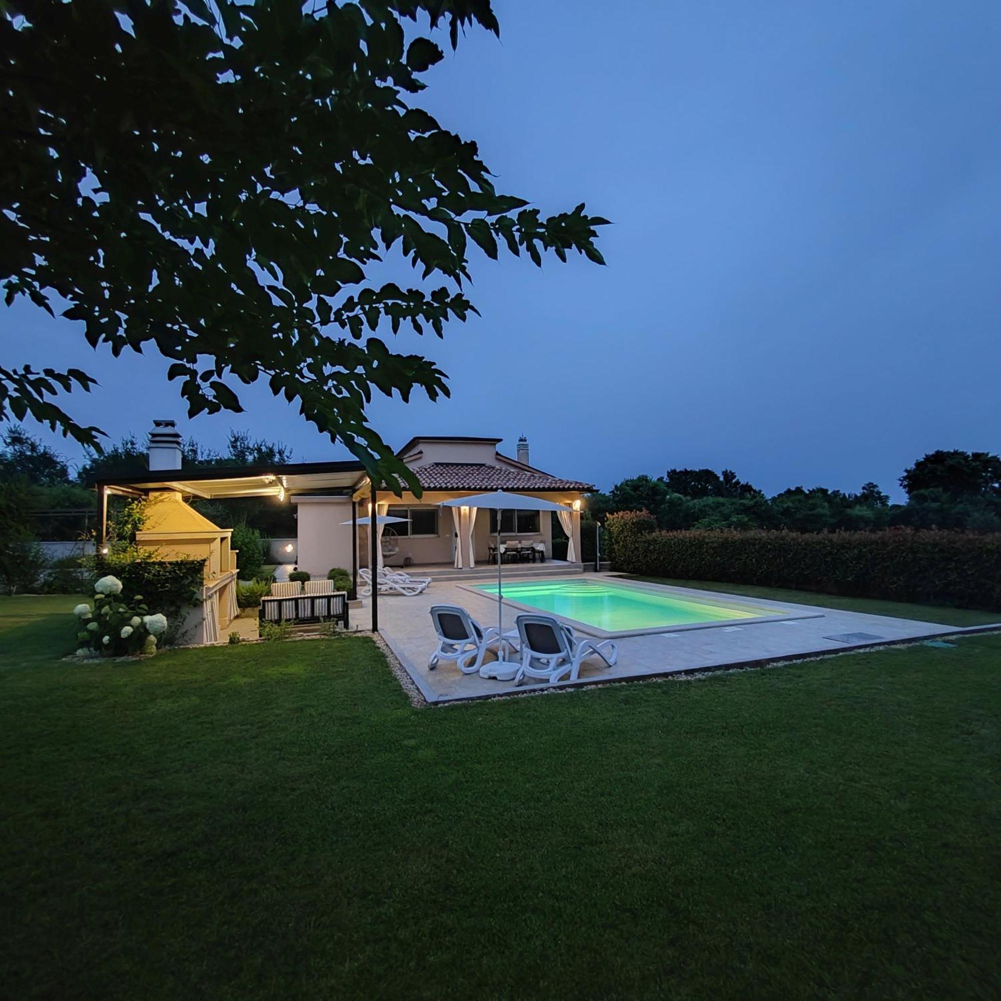Villa Mila Ровінь Екстер'єр фото
