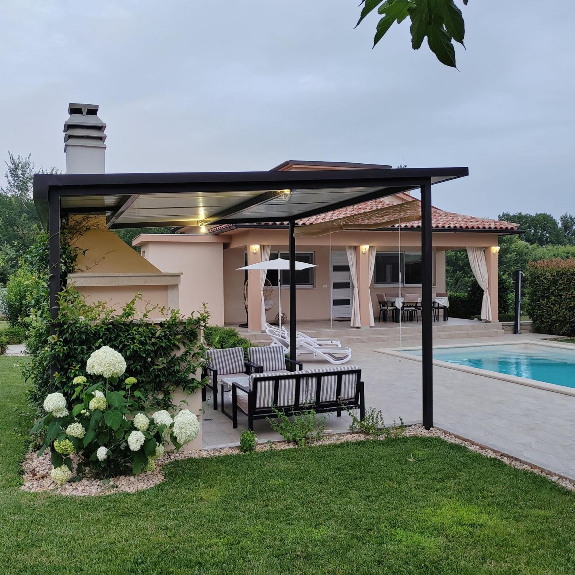 Villa Mila Ровінь Екстер'єр фото